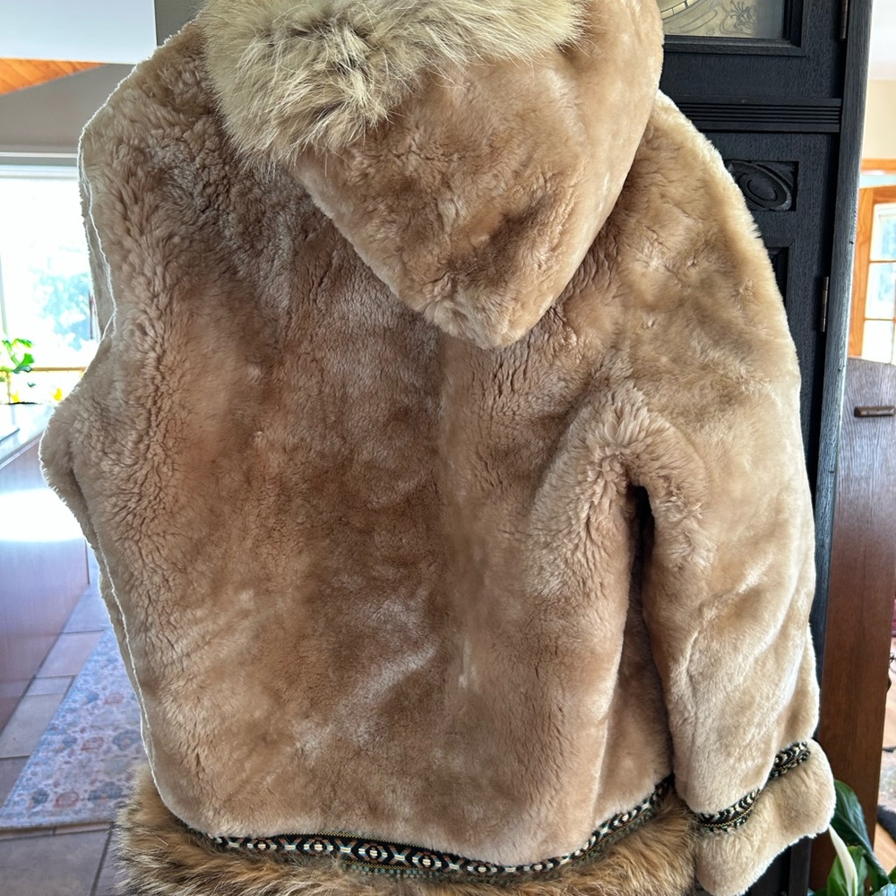 Rare Vintage 1970s Shearling Jacket  w Hood Beautiful!! - Picture 4 of 6